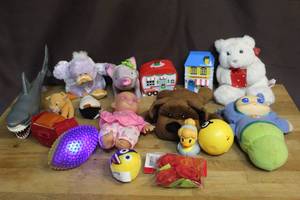 lot 49 image: Plushies and toys see pictures for details