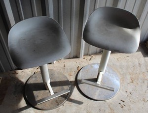 lot 175 image: Bar stools
