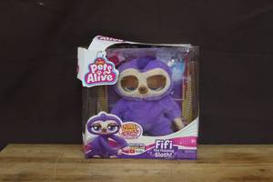lot 230 image: Zuru Pets Alive Fifi the Flossing Sloth robotic pet.�