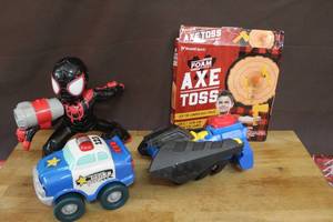 lot 232 image: Toys see pictures