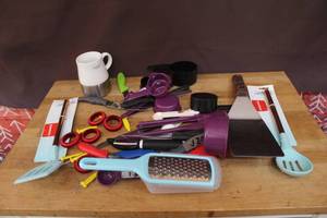 lot 259 image: Kitchen utensils