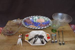lot 260 image: collection of vintage dinnerware see pictures for details