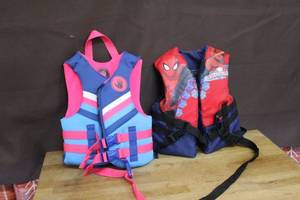 lot 268 image: 2-kide life jackets