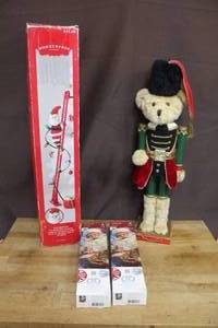 lot 271 image: Christmas decor and more see pictures