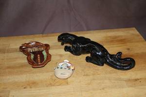 lot 279 image: ceramic black panther figurine and Florida ashtray and more see pictures for details