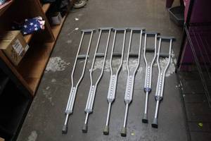 lot 302 image: 3-sets of crutches