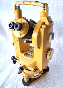 lot 171 image: TopCon TL-20DE Theodolite with storage case