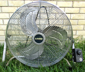lot 1 image: Lasko 20 circulation fan (Yes it works)