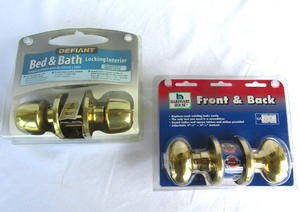 lot 12 image: Doorknob sets NIB