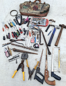 lot 25 image: Klein tools canvas tool bag and assorted tools as shown