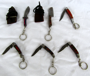 lot 37 image: NEW genuine Damascus steel blade keychain pocket and mini lanyard knives with leather sheaths (Bid is times the quantity)