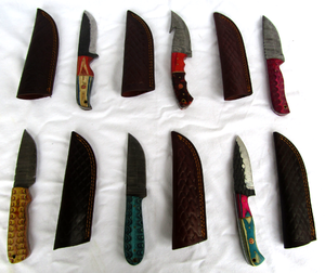lot 41 image: NEW genuine Damascus steel blade knives with leather sheaths (Bid is times the quantity)