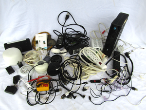 lot 159 image: Assorted electronics and power cords and cables as shown