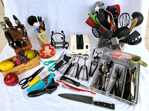 lot 196 image: Assorted kitchen utensils plus