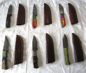 lot 131 image: NEW genuine Damascus steel blade knives with leather sheaths (Bid is times the quantity)