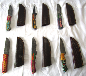 lot 113 image: NEW genuine Damascus steel blade knives with leather sheaths (Bid is times the quantity)