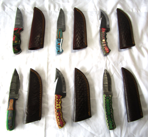 lot 114 image: NEW genuine Damascus steel blade knives with leather sheaths (Bid is times the quantity)