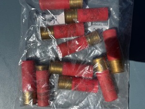 lot 34 image: 12 gauge shotgun shells  2 34  00  9S  &  plus   OTHER SHELL