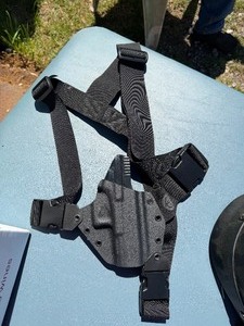 lot 10 image: Kenai chest holster