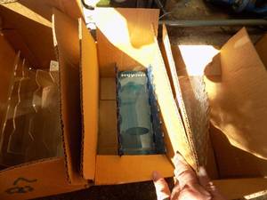 lot 82 image: Plastic displays