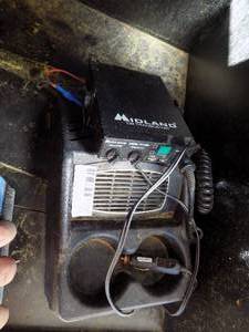 lot 137 image: Midland CB radio with console mount