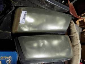lot 120 image: 2  headlight assemblies GM 16530930
