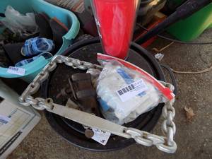 lot 127 image: chain license plate holder