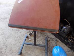 lot 129 image: tilt lectern music stand