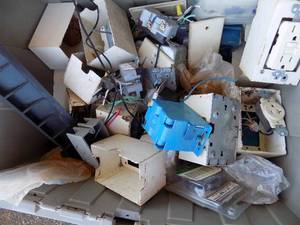 lot 102 image: Electric plugs and boxes
