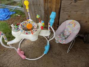 lot 167 image: Infant  bouncer and activity jumper