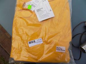 lot 33 image: DOWN  POUR Yellow  BIB OVERALLS   XL NEW