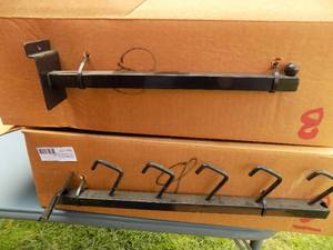 lot 60 image: SLATWALL MULTI-HOOK BRACKETS - QTY 8