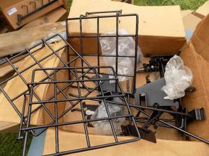 lot 185 image: Store display brackets