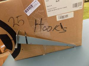 lot 189 image: Stone display hooks x 25