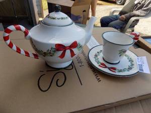 lot 38 image: SANDY LYNAM CLOUGH  - WINDOWS OF THE HEART  CUP & SAUCER  WIT TEAPOT
