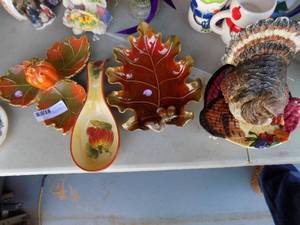 lot 42 image: FALL DCOR -- 2 TRAYS, LG. SPOON, CERAMOIC TURKEY & PLATTER