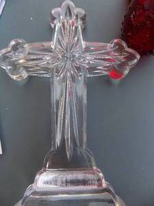 lot 49 image: CRYSTAL CROSS