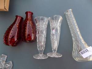 lot 51 image: VASES - 2 RED & 3 PRESSED CLEAR VASES