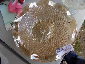 lot 58 image: CARNIVAL GLASS (GOLD) ROUND TRAY