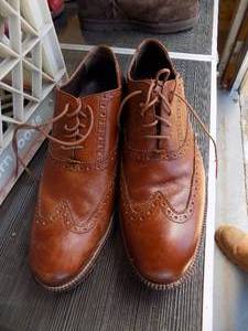 lot 238 image: COLE & HAUN  BROWN DRESS SHOES  9 12