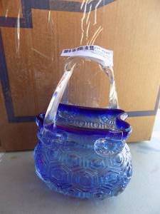 lot 241 image: GLASS PURSE - BLUE