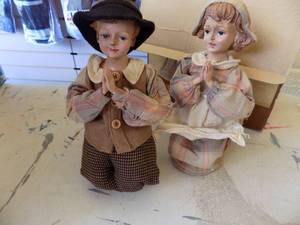 lot 252 image: THANKSGIVING DECORATIONS