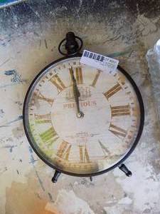 lot 257 image: CLOCK