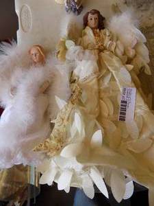 lot 258 image: ANGEL TREE TOPPER