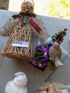 lot 261 image: WICKER SNOWMAN, CHRISTMAS BELLS  & MORE