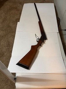lot 50 image: VINTAGE J. STEPHENS  12 GA. SINGLE SHOT  32 BARREL (HAS A CRACK IN STOCK)