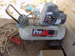 PRO-AIR  5HP/20 GALLON  COMPRESSOR W/ AIR HOSES