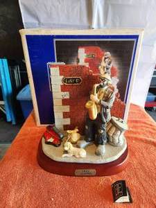 lot 36 image: Vintage Collectible Emmett Kelly Jr. Figurine - signed - JAZZ - 1440 of 1500 with box - (O)