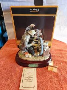 lot 38 image: Vintage Collectible Emmett Kelly Jr. Figurine - signed - The Finishing Touch - 1625 of 7500 - with box - (P)