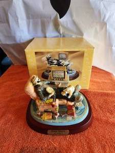 lot 44 image: Vintage Collectible Emmett Kelly Jr. Figurine - signed - Couch Potato - 185 of 2000 - with box - (S)